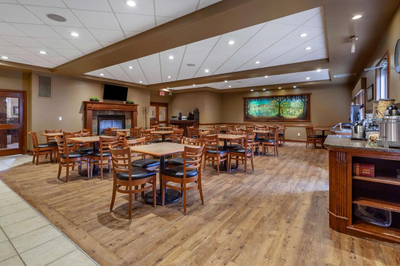 Best Western Plus Meridian Lloydminster Exterior photo