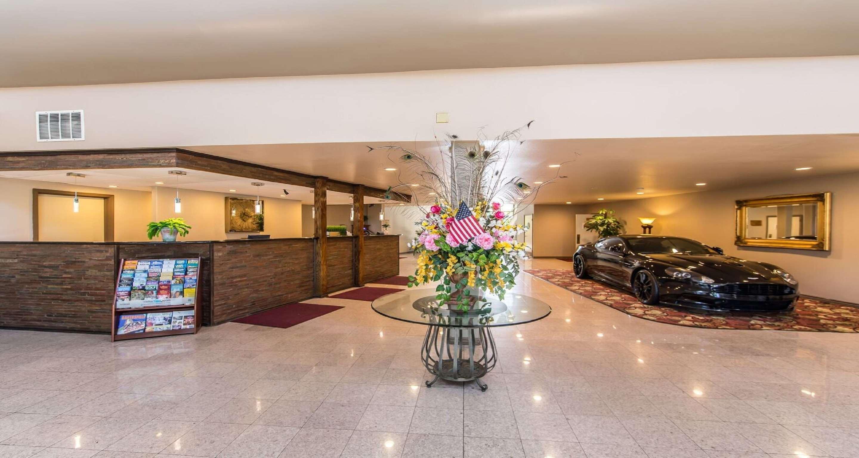 Best Western Plus Meridian Lloydminster Exterior photo