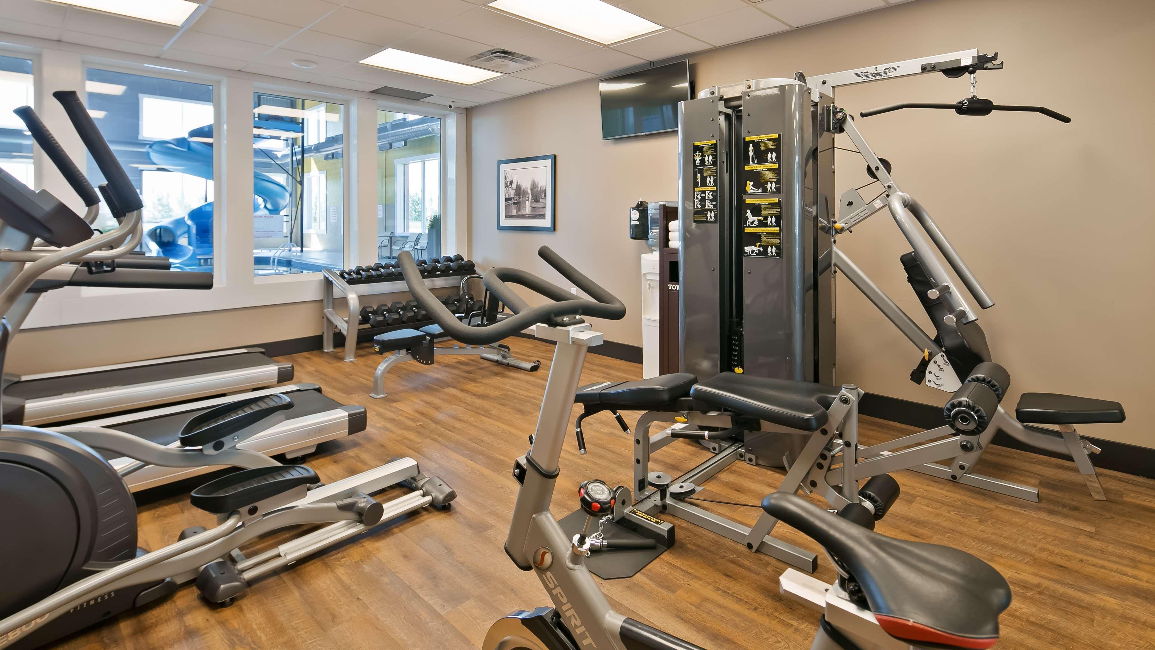 Best Western Plus Meridian Lloydminster Exterior photo